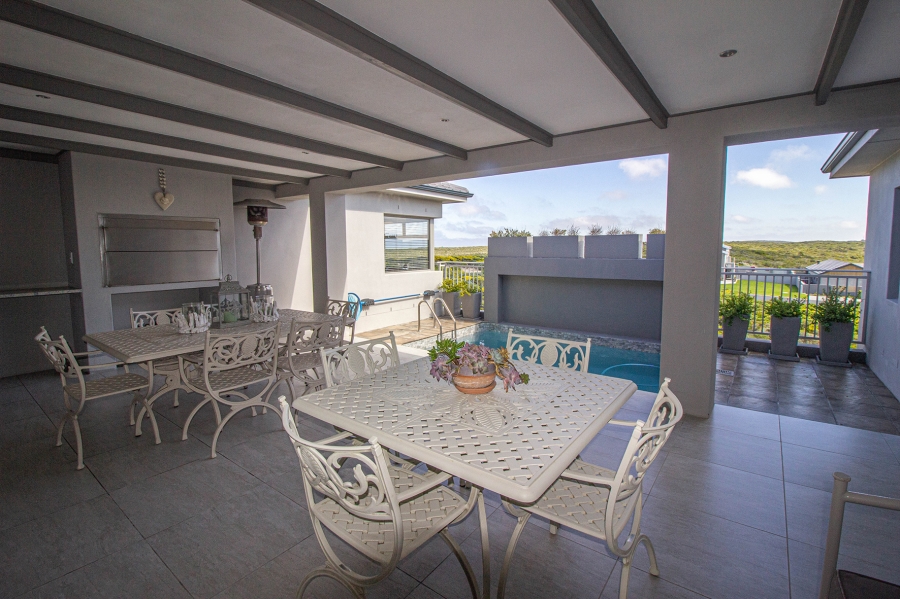 6 Bedroom Property for Sale in Kleinbaai Western Cape